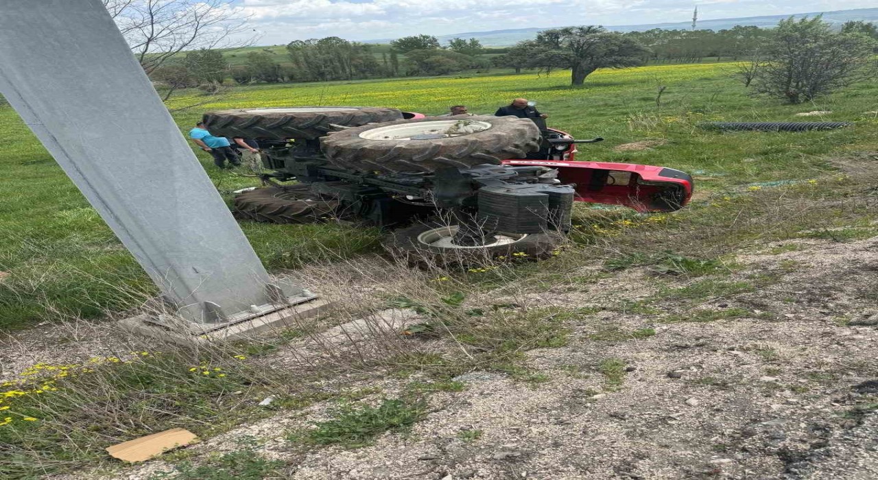 Boluda traktör takla attı: 1 yaralı