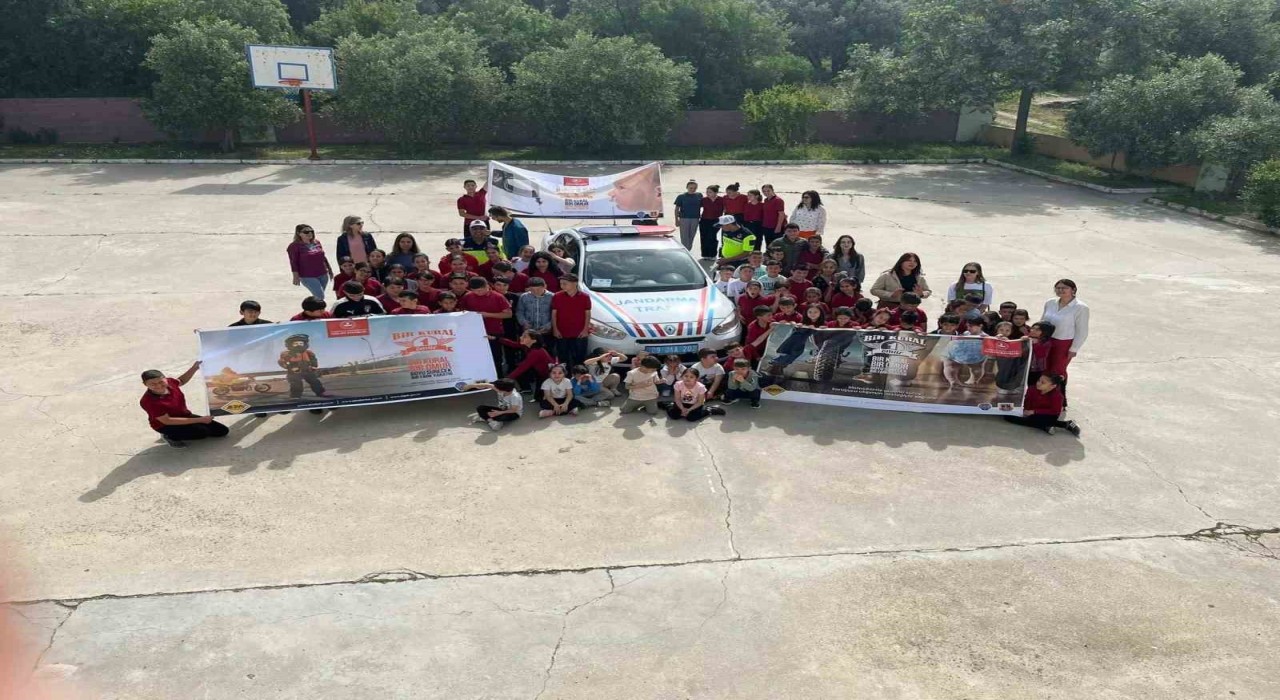 Bozdoğan ve Kuyucakta öğrencilere trafik kuralları anlatıldı