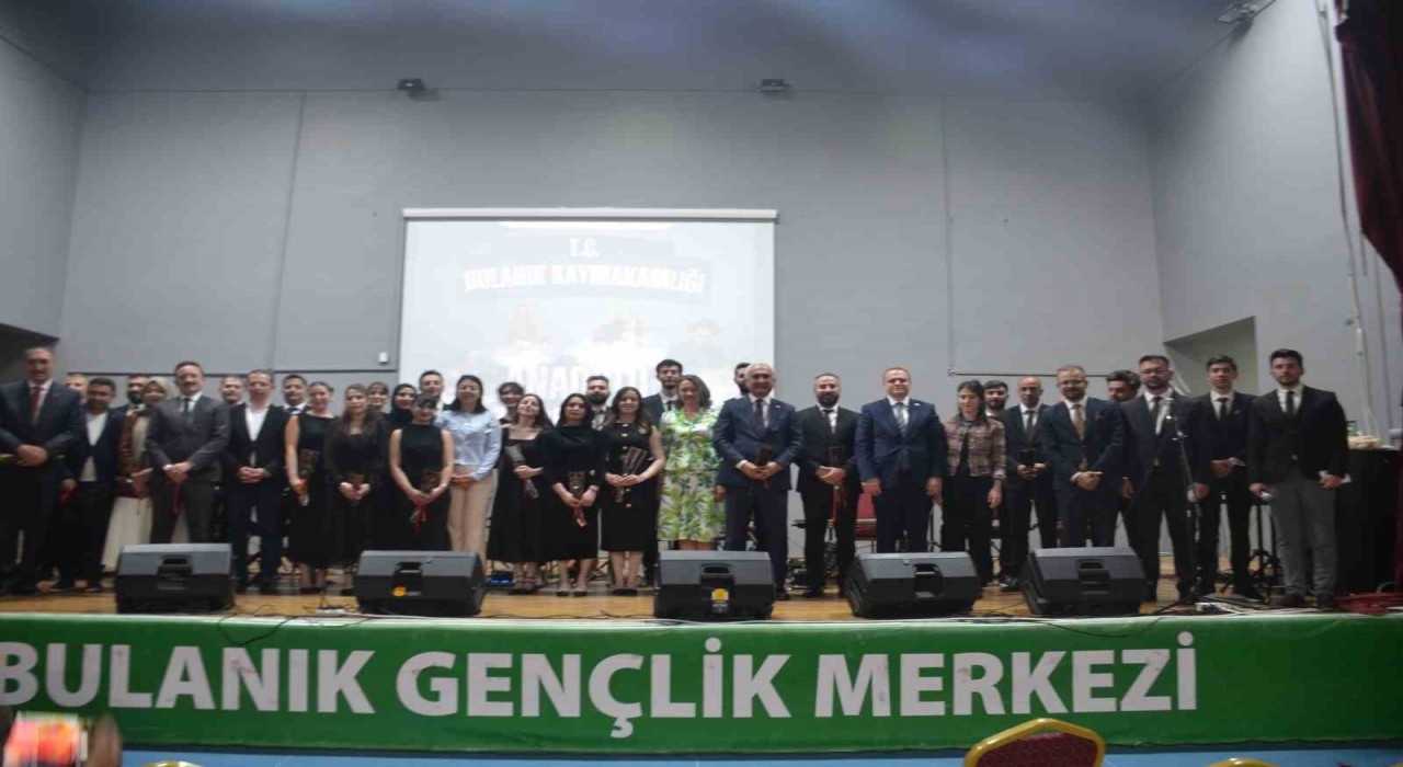 Bulanıkta ‘Anadolu Türküleri Halk Konserine yoğun ilgi