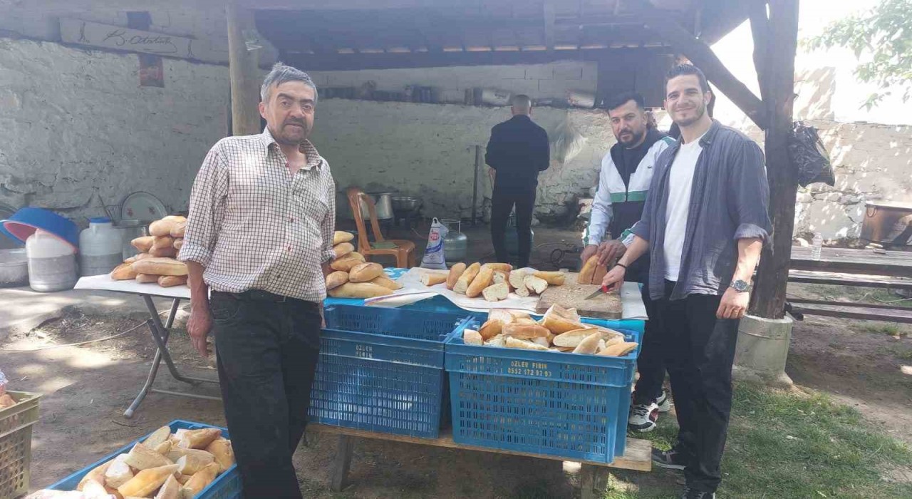 Buldanda 20 yıllık Bahçeli Dede hayrı bu yılda devam etti