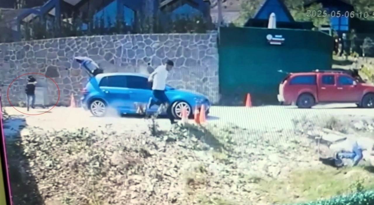 Bungalovda konaklayan 4 kişiye maskeli şahıslar kurşun yağdırdı: O anlar kamerada