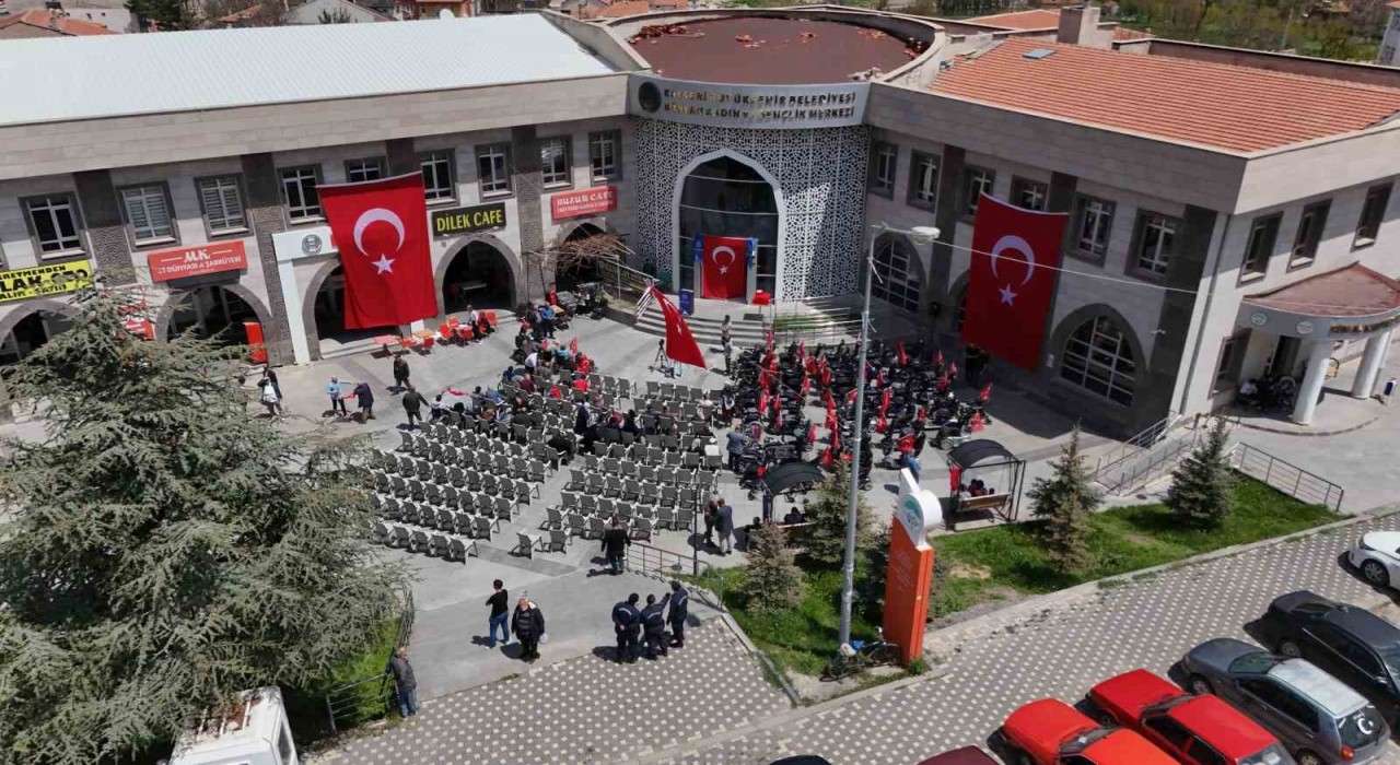 Bünyanda engeller el ele aşılıyor