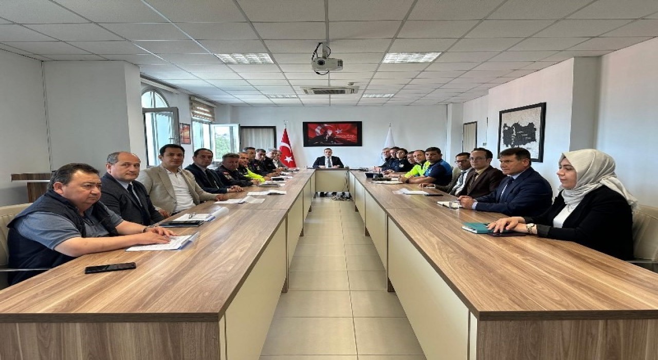 Burhaniye de İlçe Güvenlik Danışma Kurulu Toplantısı yapıldı