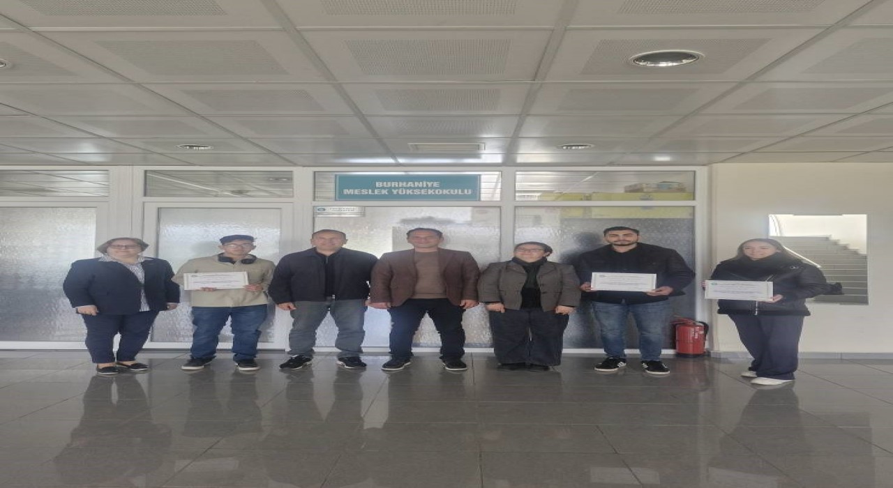 Burhaniye MYOda başarılı öğrenciler ödüllendirildi