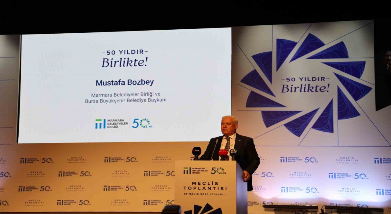 Bursa Büyükşehir Belediye Başkanı Bozbey: En ivedi zamanda Marmara Denizini kurtarmak için birlikte harekete geçelim