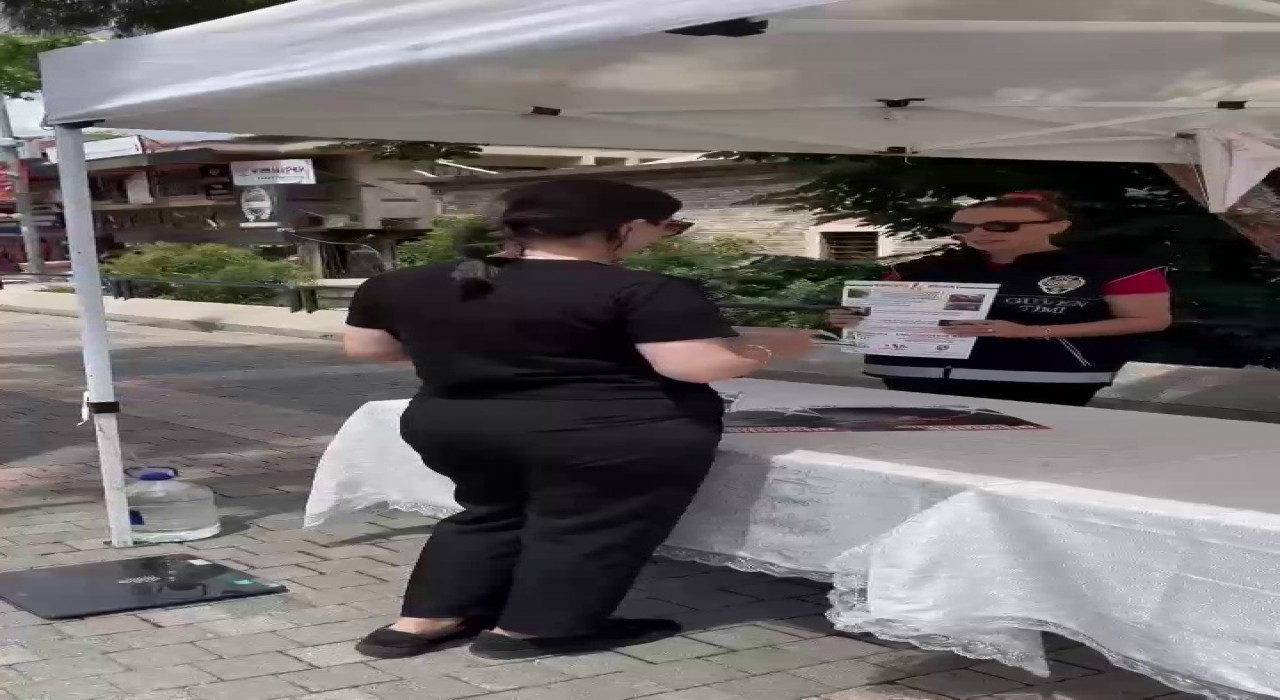 Bursa polisi vatandaşları dolandırıcılık olaylarına karşı bilgilendirdi