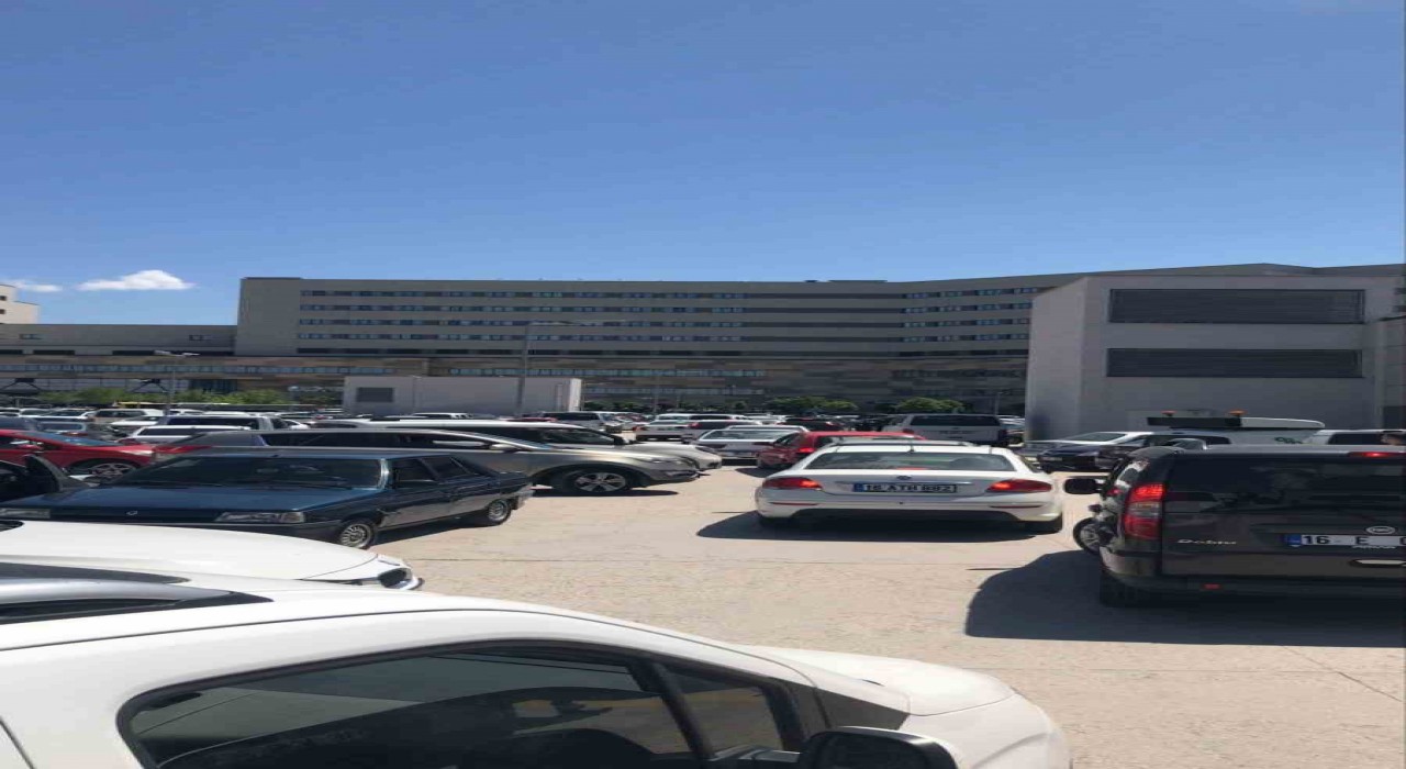 Bursa Şehir Hastanesinin otopark sorunu çözülemiyor