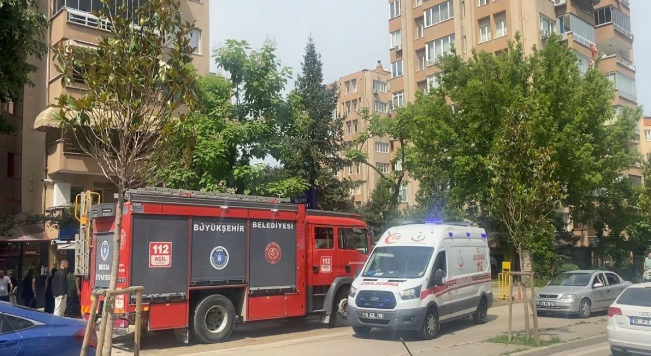 Bursada 8 katlı binada yangın paniği