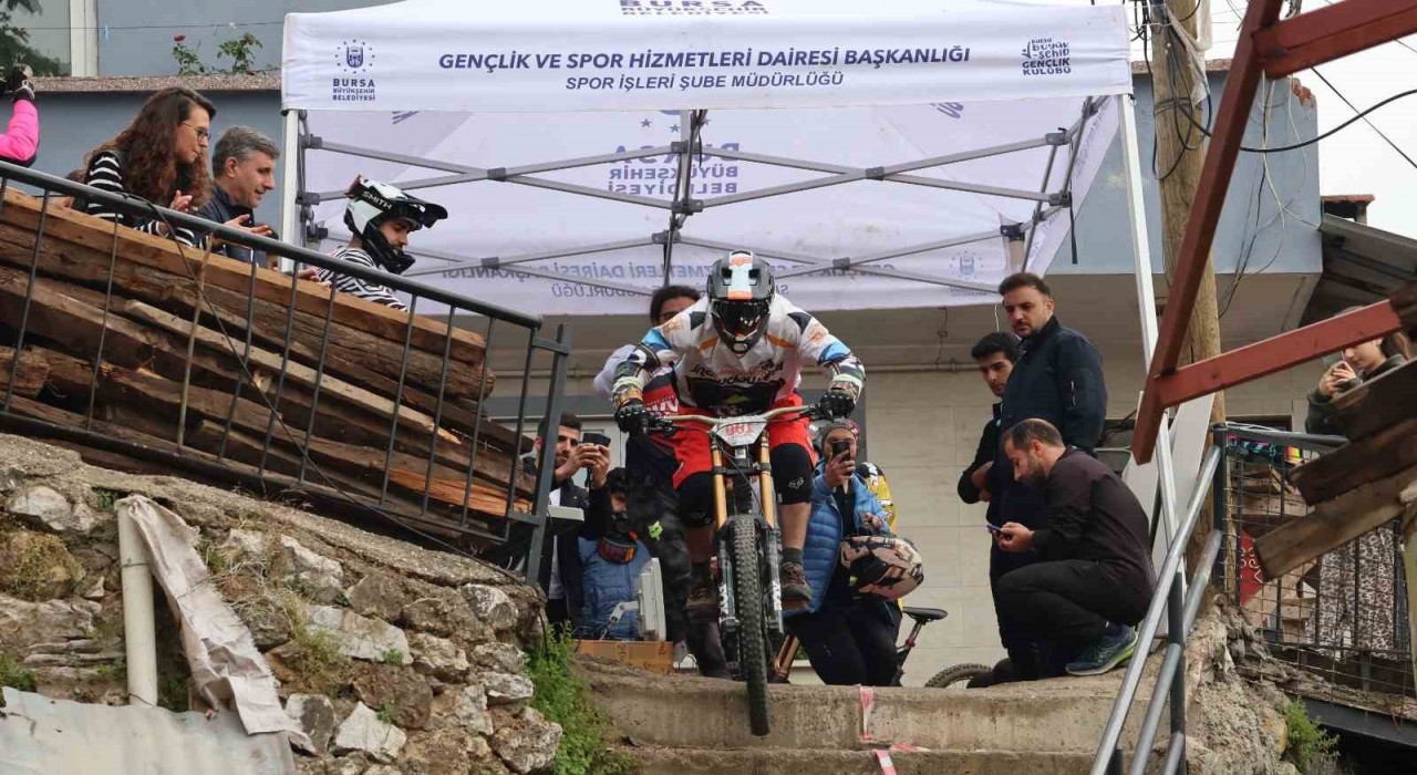Bursada adrenalin dolu yarış nefes kesti