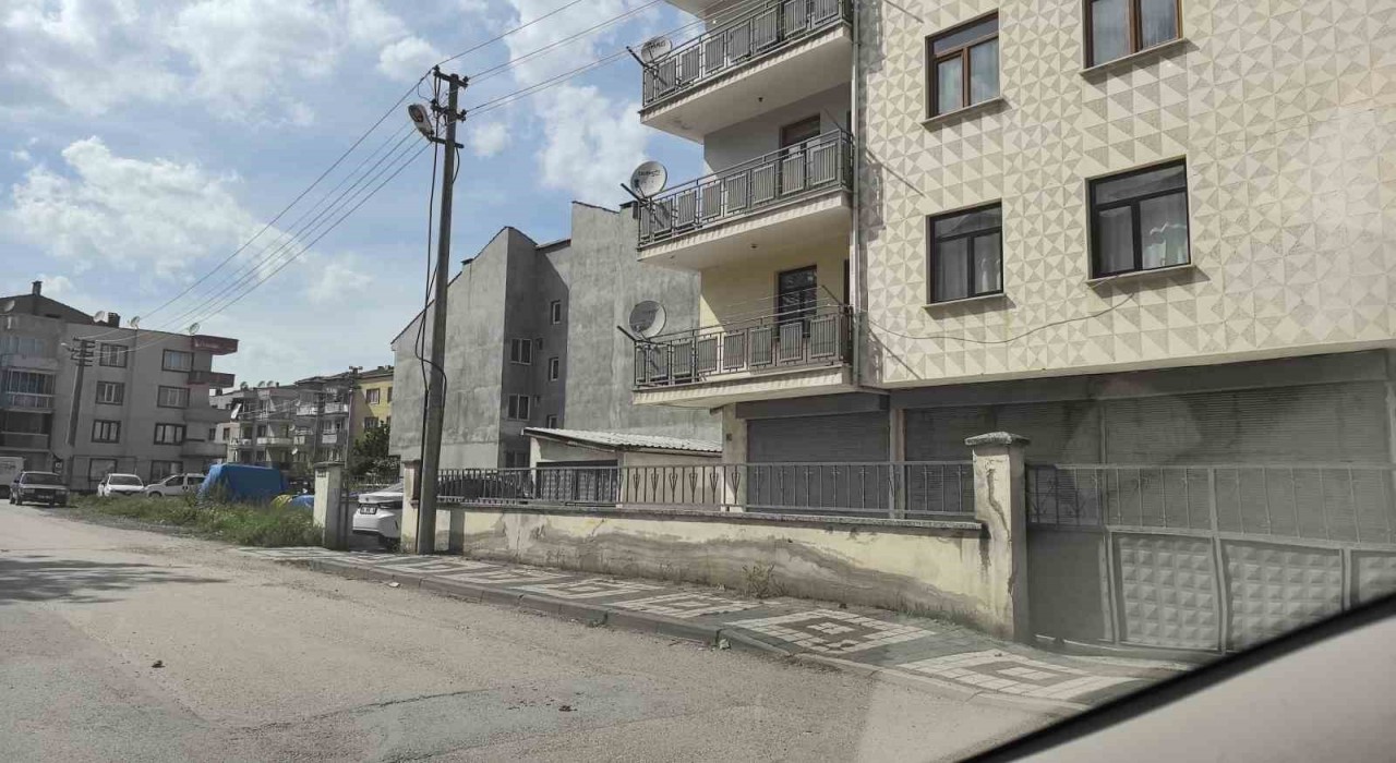 Bursada balkondan düşen çocuk yaralandı