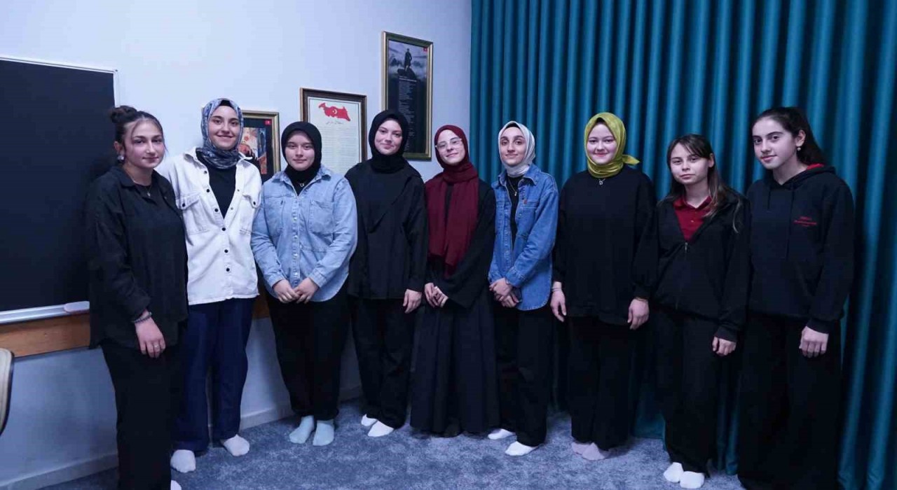 Bursada İmam Hatip öğrencilerinden dijital çağa ayak uyduran proje