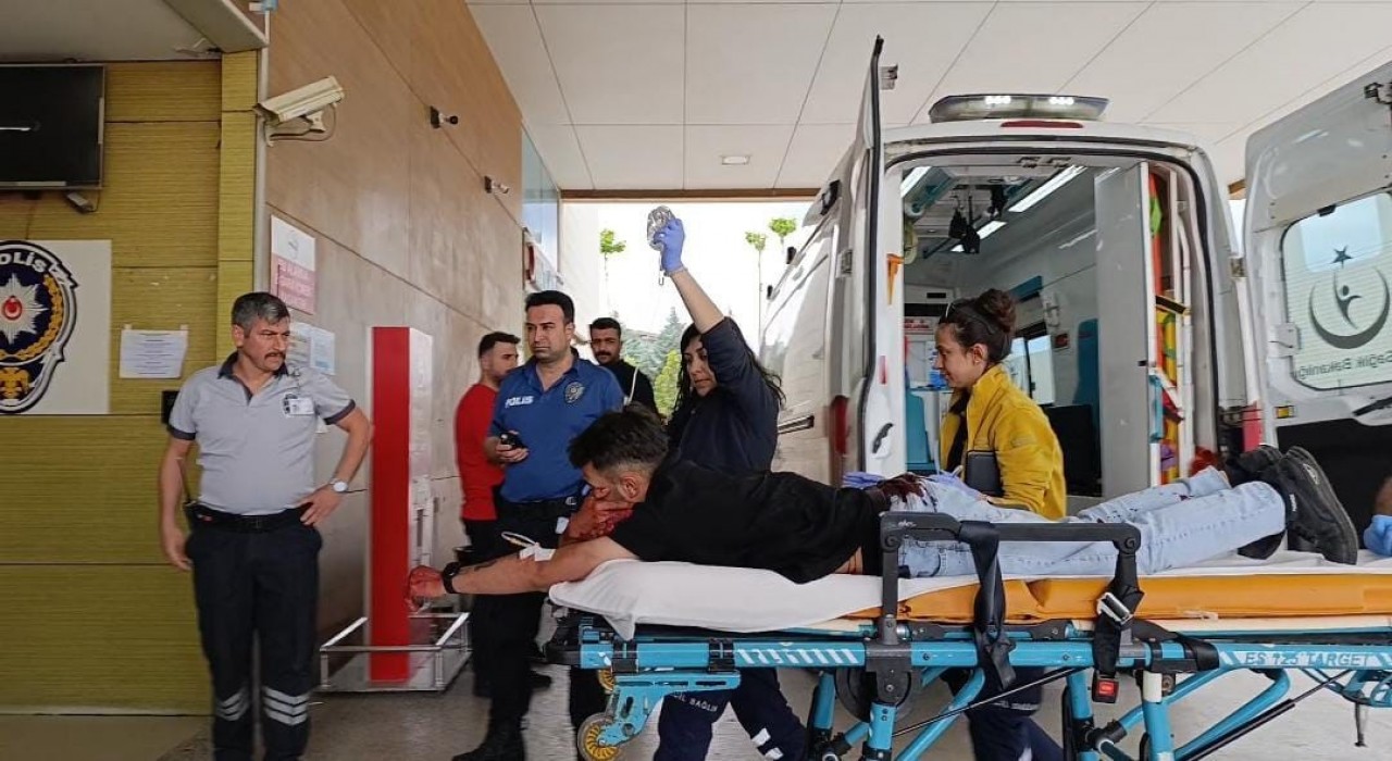 Bursada kız meselesinden çıkan kavgada 1 kişi yaralandı