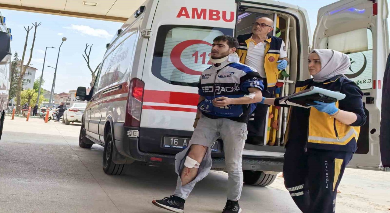 Bursada otomobille motosiklet çarpıştı: 1 yaralı
