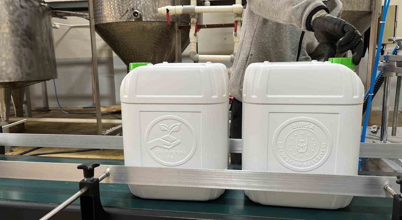 Bursada tesisin açılışına özel 10 bin bidon gübre hazırlandı