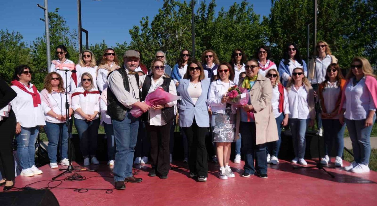 Büyükçekmecede Anneler Günü coşkuyla kutlandı