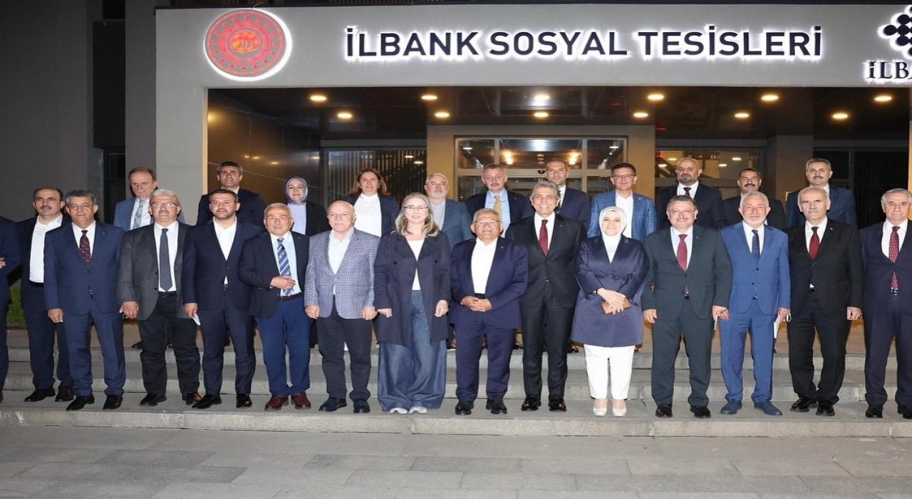 Büyükkılıç, AK Parti Yerel Yönetimler Toplantısına katıldı