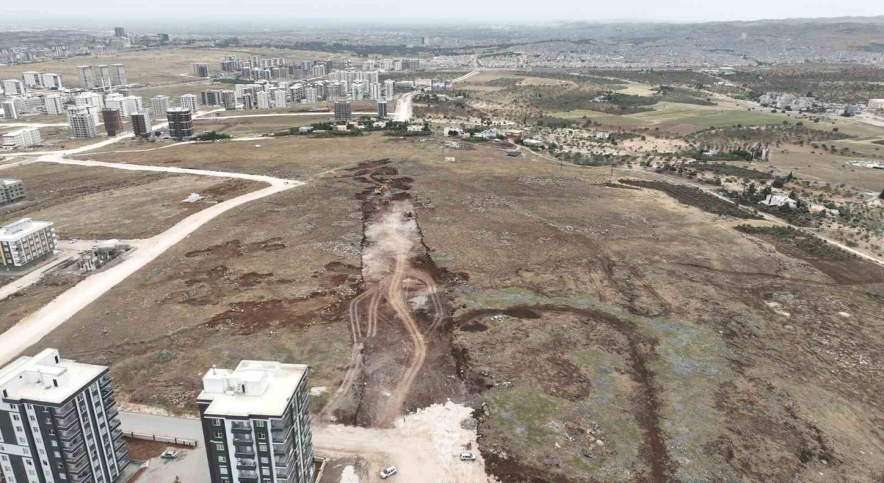 Büyükşehir Belediyesi Karaköprüye yeni bir cadde kazandırıyor