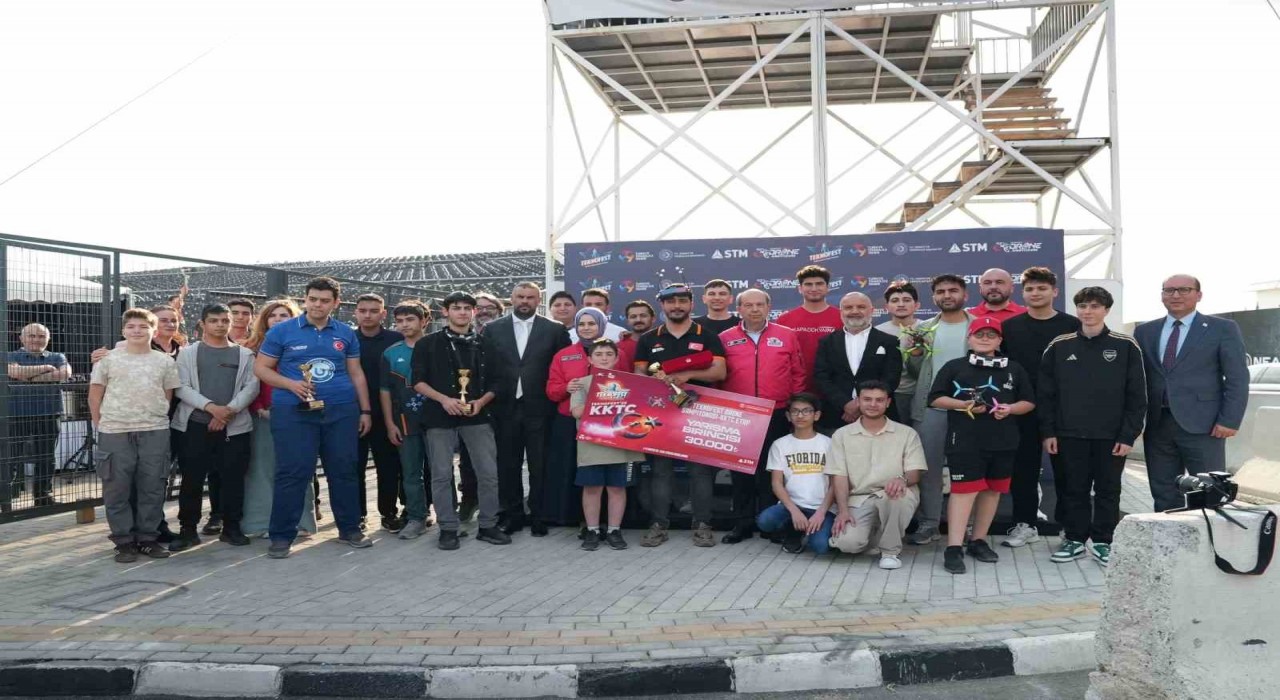 Büyükşehir Belediyesinin dron takımları TEKNOFESTte başarıyla ilerliyor