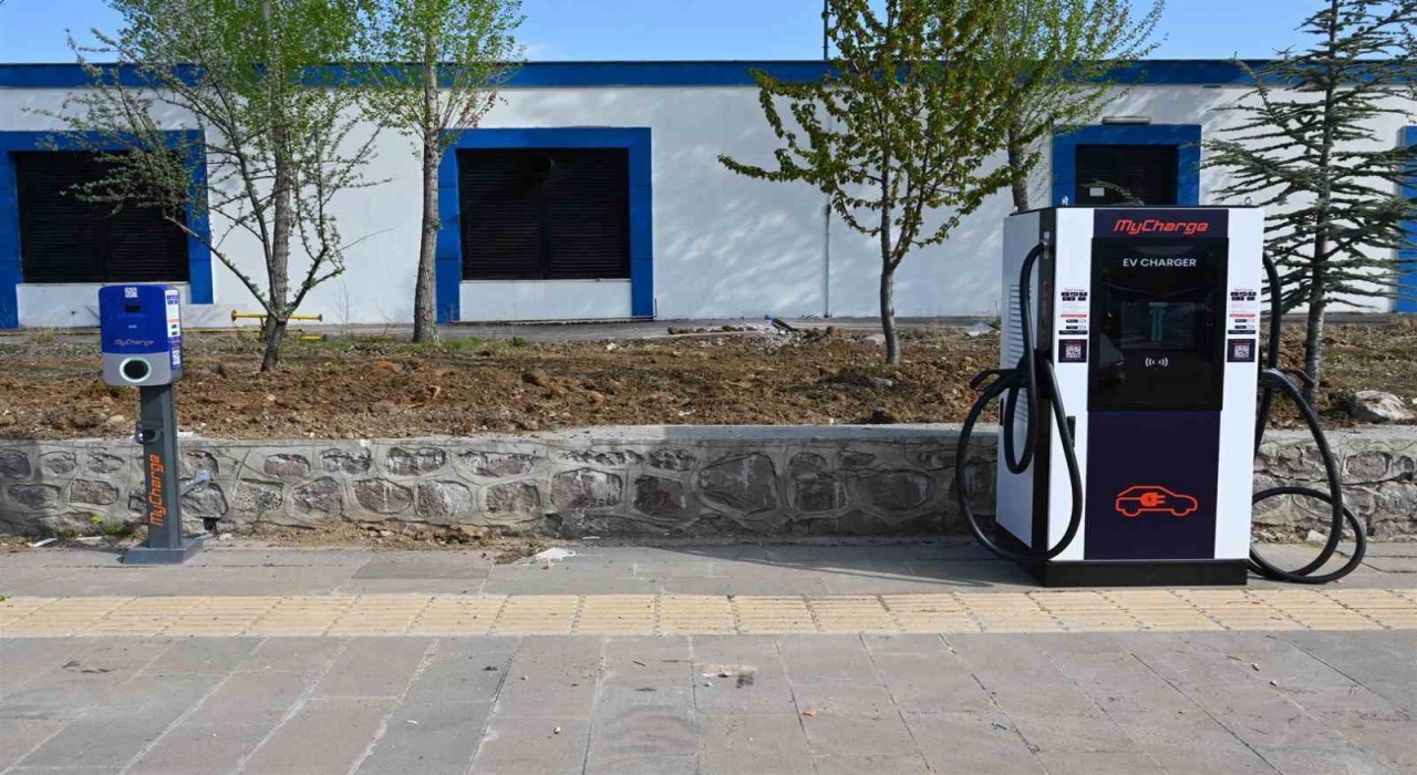 ÇAKÜye elektrikli araç şarj istasyonu kuruldu