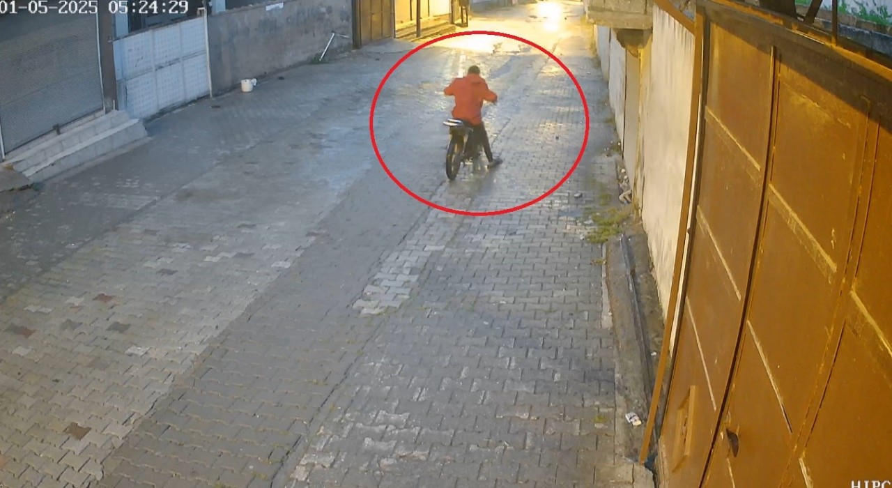 Çaldığı motosiklet arızalanınca park edip, başka motosiklet çaldı