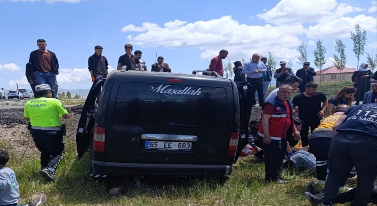 Çaldıranda trafik kazası: 8 yaralı