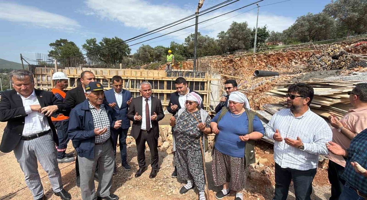 Çamlık Camiinin temeli dualarla atıldı