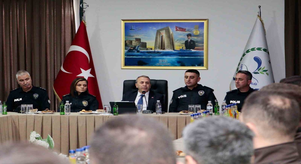 Çanakkale İl Emniyet Müdürü Kurttan Lapsekiye ziyaret