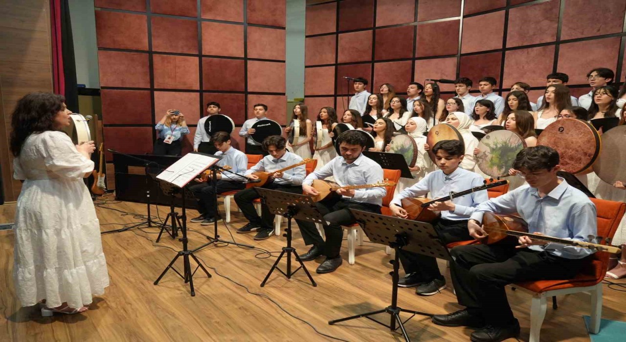 Çanakkale Savaşı döneminde mezun veremeyen Anadolunun ilk lisesi, 140ıncı yılını kutluyor