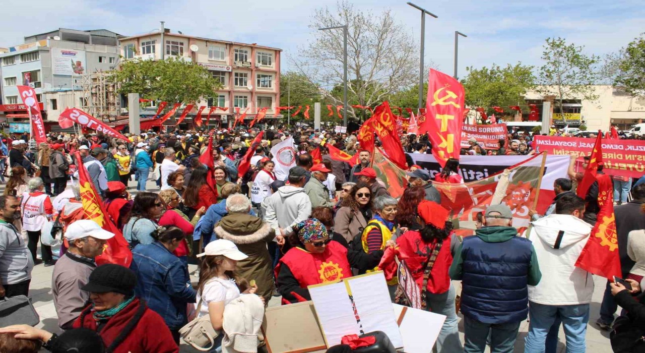 Çanakkalede 1 Mayıs Emek ve Dayanışma günü coşkuyla kutlandı