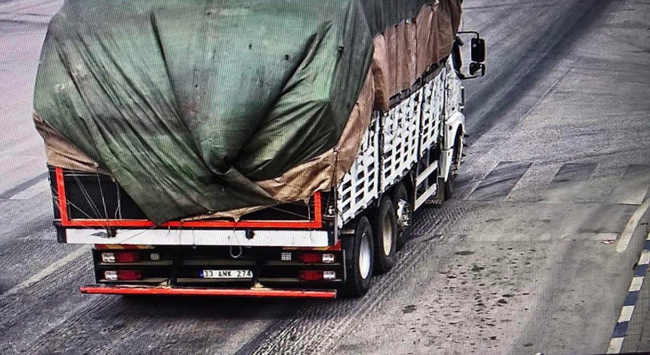 Çanakkalede 8 kişinin hayatını kaybettiği kazada kamyonun yükünü kurallara uygun taşıdığı belirlendi