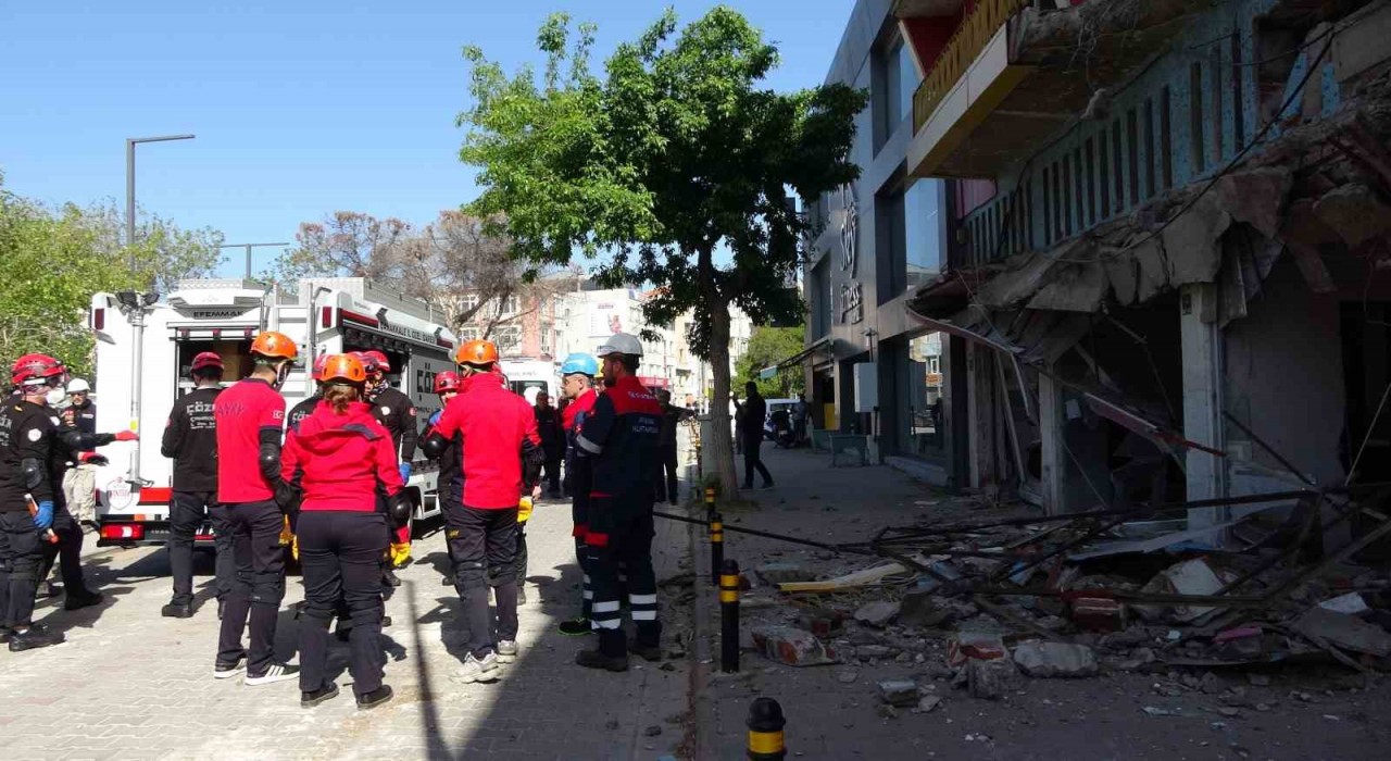 Çanakkalede deprem tatbikatı gerçeğini aratmadı
