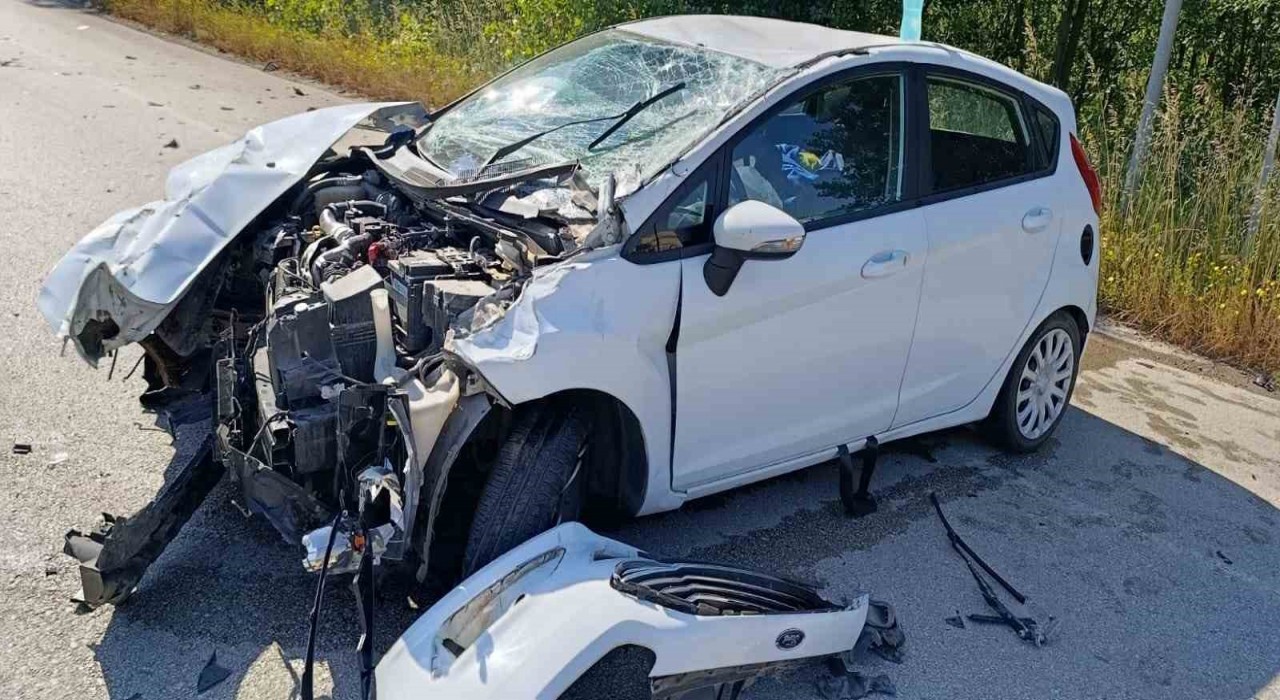 Çanakkalede trafik kazası: 2 yaralı