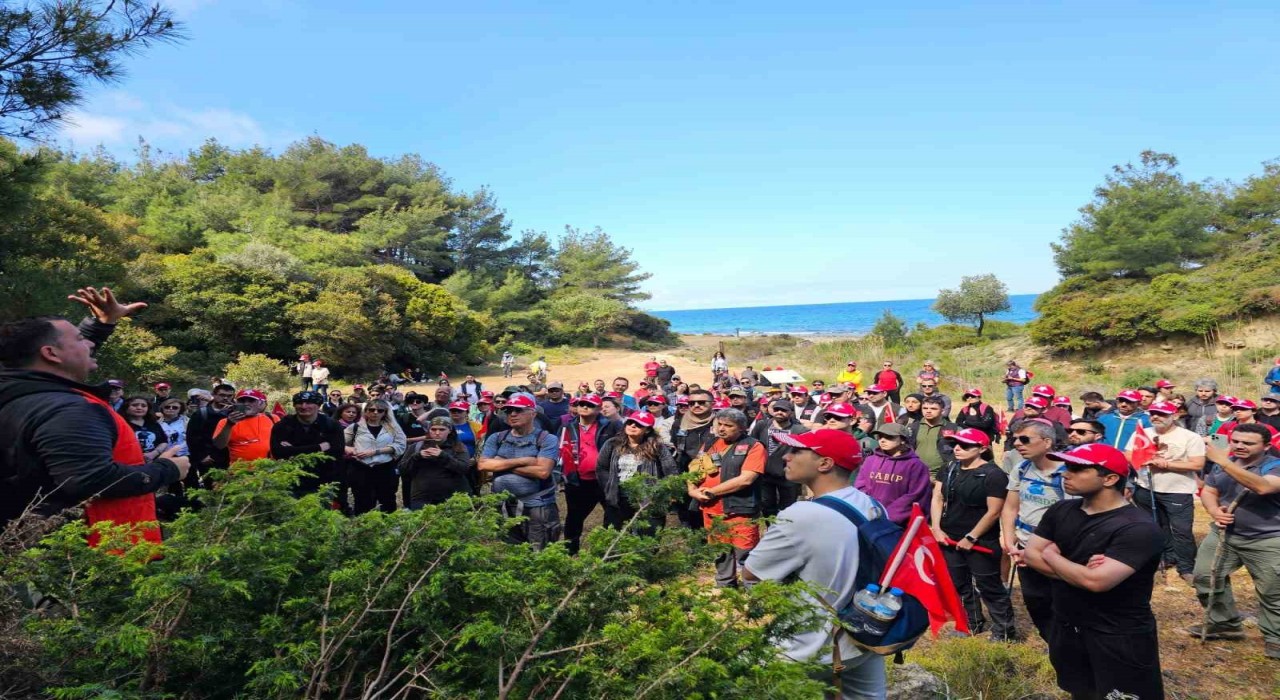 Çanakkalede ‘Zığındere Harp Yolu Şehitlere Saygı Yürüyüşü gerçekleştirildi