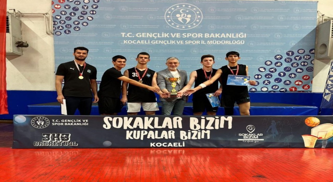 Çayırovanın genç basketbolcuları il şampiyonu oldu