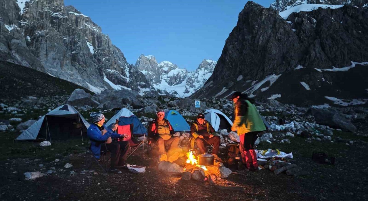 Cennet ve Cehennem Vadisinde kamp dönemi başladı