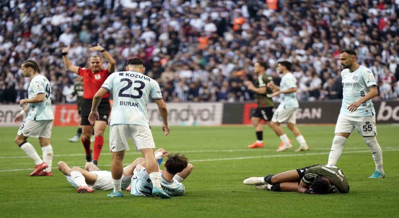 Chamberlain ve Uduokhai oyuna devam edemedi