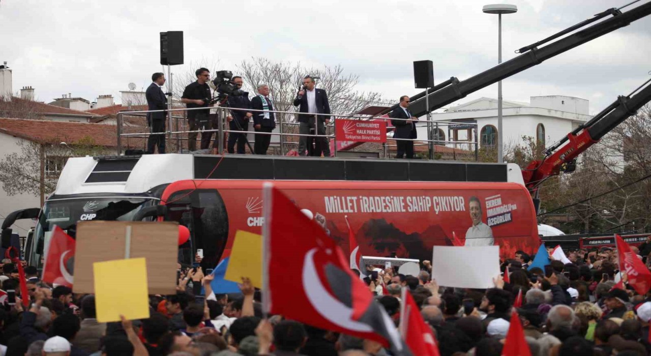 CHP Genel Başkanı Özel: Ekrem başkanı içeride tutmanın bedeli 2.2 trilyon