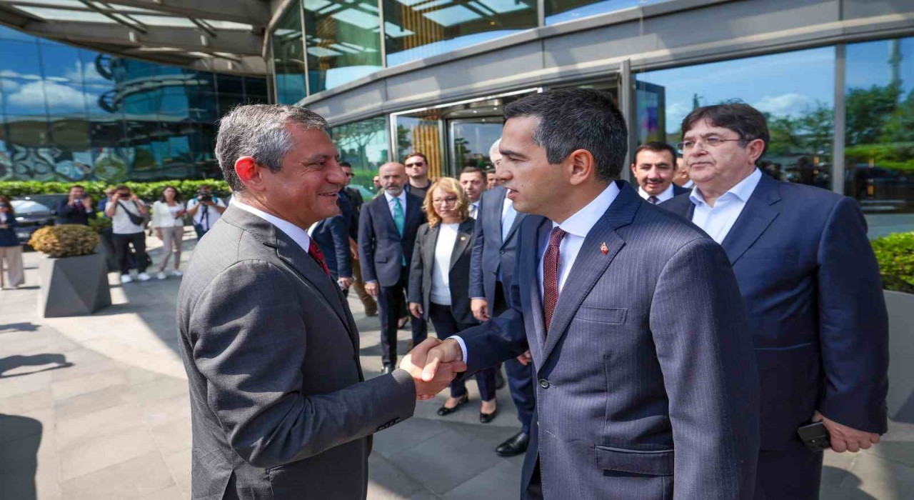CHP Genel Başkanı Özgür Özel TİSKi ziyaret etti
