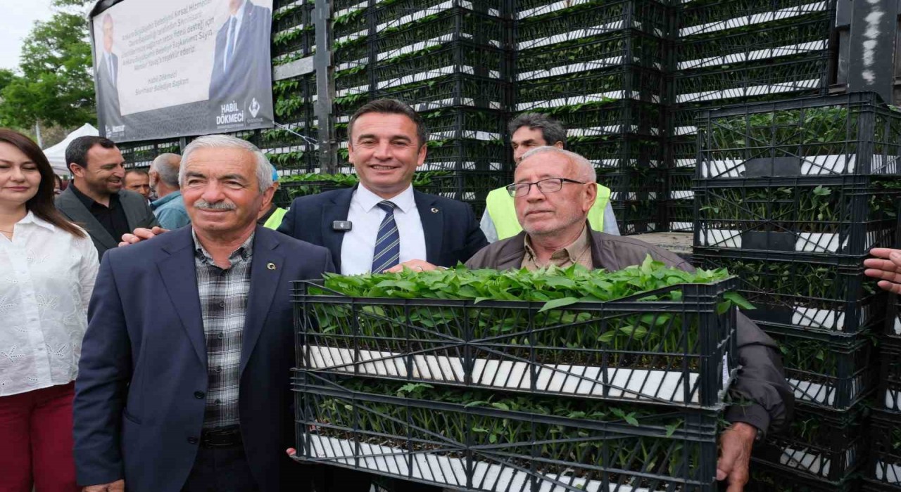 Çiftçilerle fide desteği