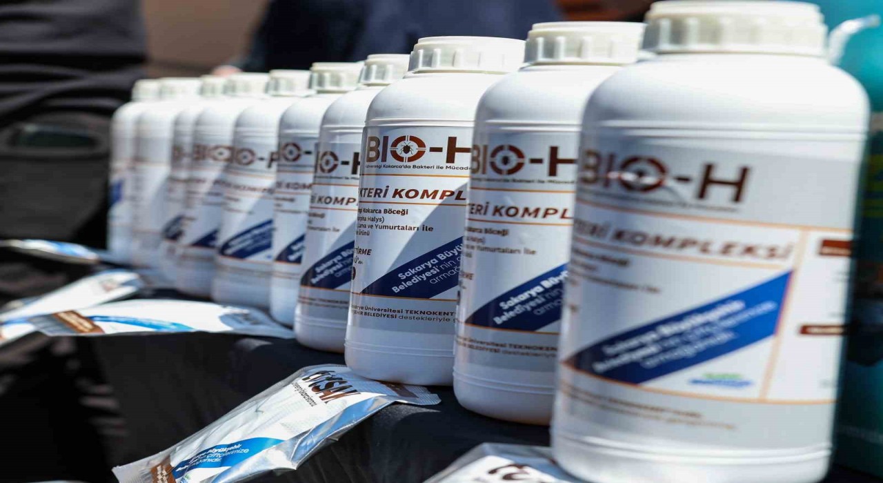 Çiftçinin korkulu rüyası kokarcaya yerli tuzak: Sakaryada Çiftçiler Gününde üreticiyle buluştu