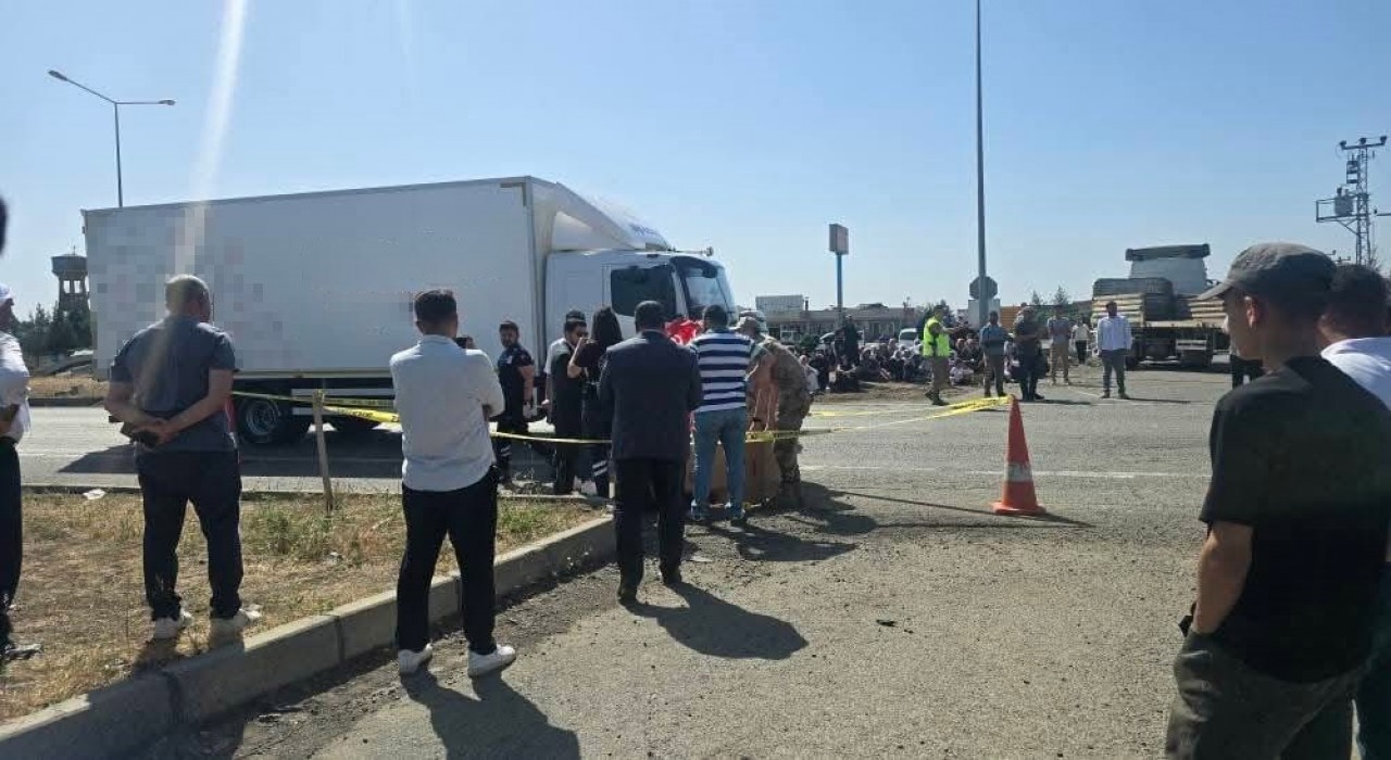 Cizrede kamyonetin çarptığı öğrenci hayatını kaybetti