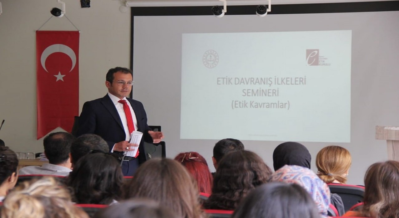 Cizrede öğretmenlere Etik Davranış İlkeleri semineri verildi