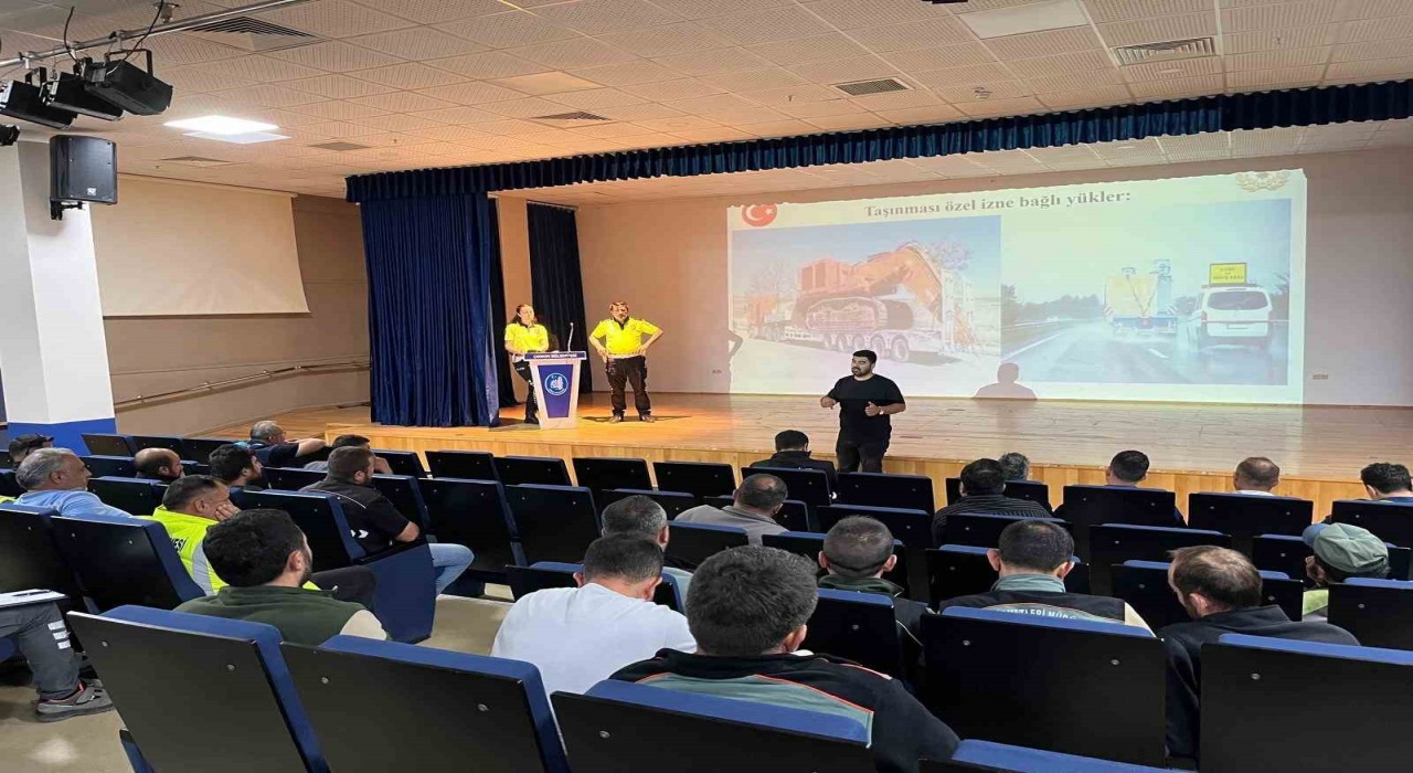 Çorum Belediye personeline yol güvenliği eğitimi