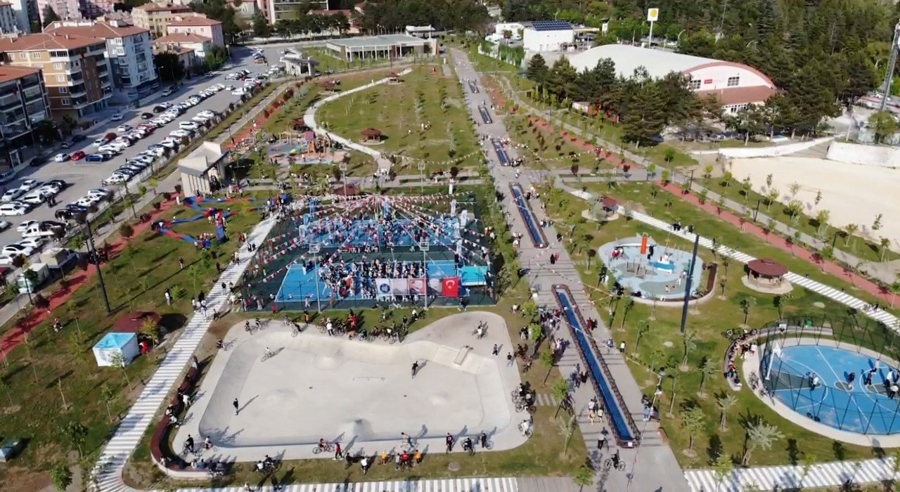 Çorumda bir millet bahçesi daha kapılarını açtı