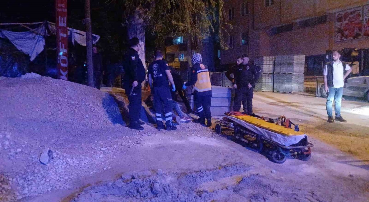 Çorumda iki kişi birbirini bıçakladı
