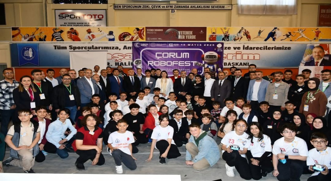 Çorumda ilk kez düzenlenen RoboFestte 44 robot yarıştı