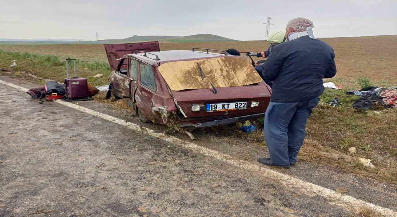 Çorumda otomobil takla attı: 6 yaralı