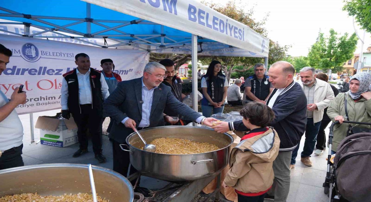 Çprum Belediyesinden vatandaşlara hedik ikramı