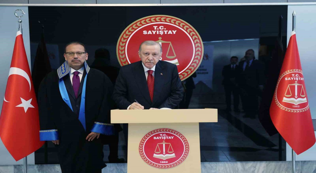 Cumhurbaşkanı Erdoğan: Her ne kadar kimleri rahatsız olsa da son dönemde yürütülen tahkikatları bu bakımdan gayet olumlu karşılıyoruz