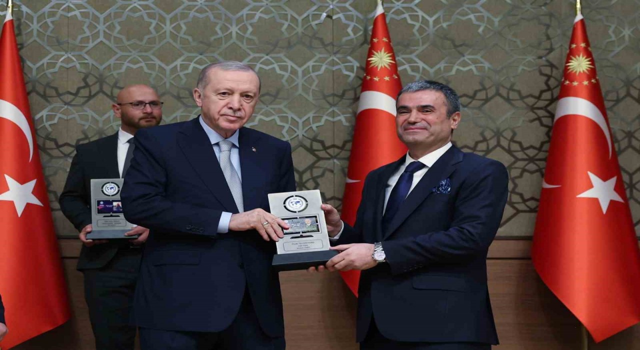 Cumhurbaşkanı Erdoğan: Milleti provoke eden, halkı galeyana getiren, insanımıza hakaret eden gazeteci olmaz